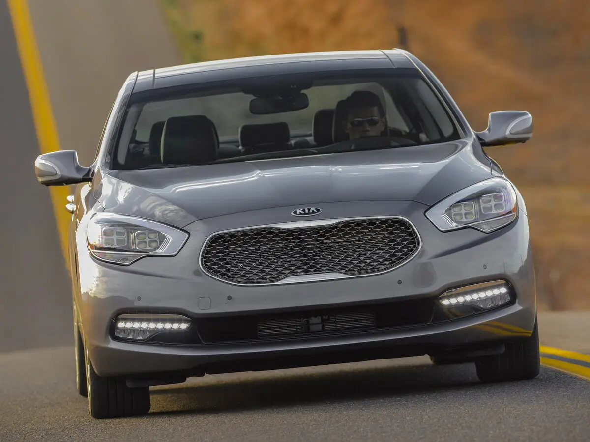 Kia K900 I Седан — photo 3