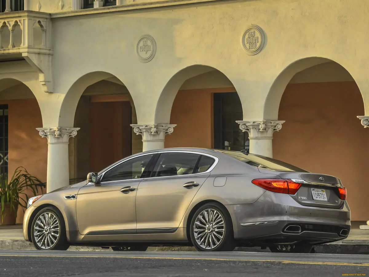 Kia K900 I Седан — photo 4