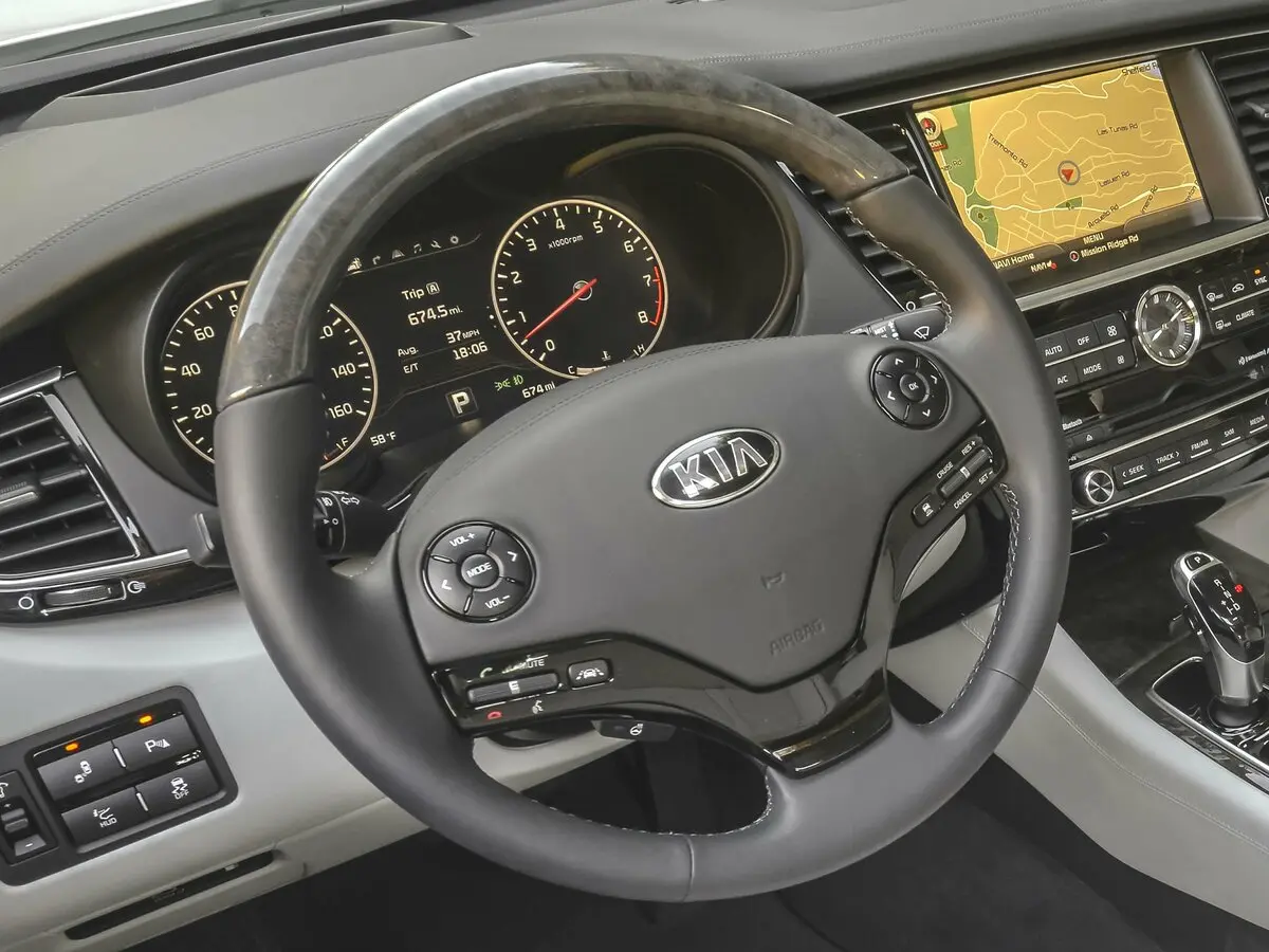 Kia K900 I Седан — photo 7
