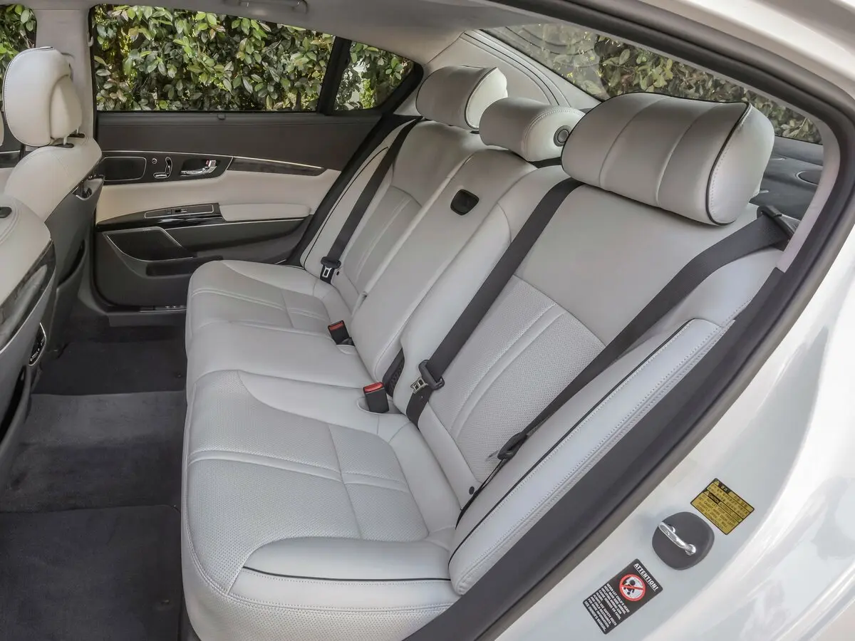 Kia K900 I Седан — photo 8