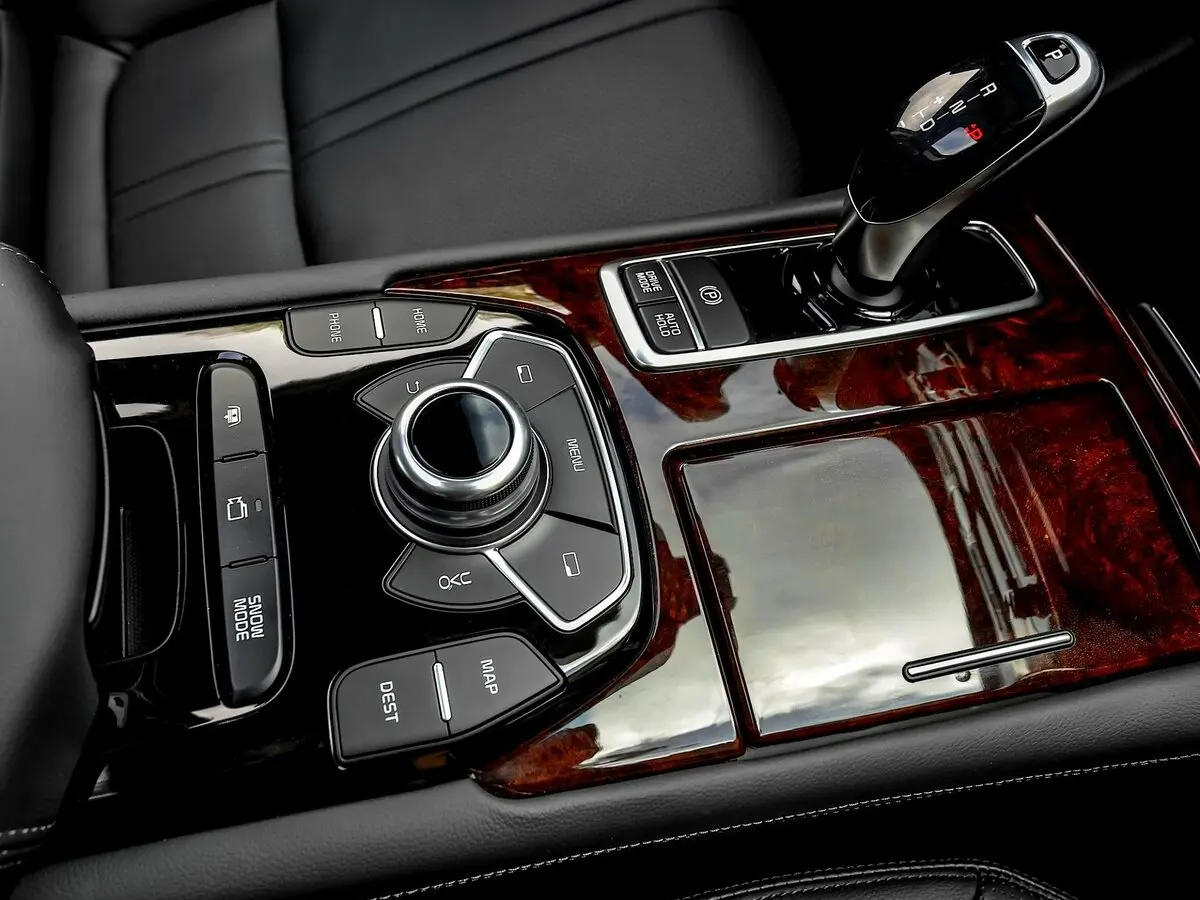 Kia K900 I Седан — photo 10
