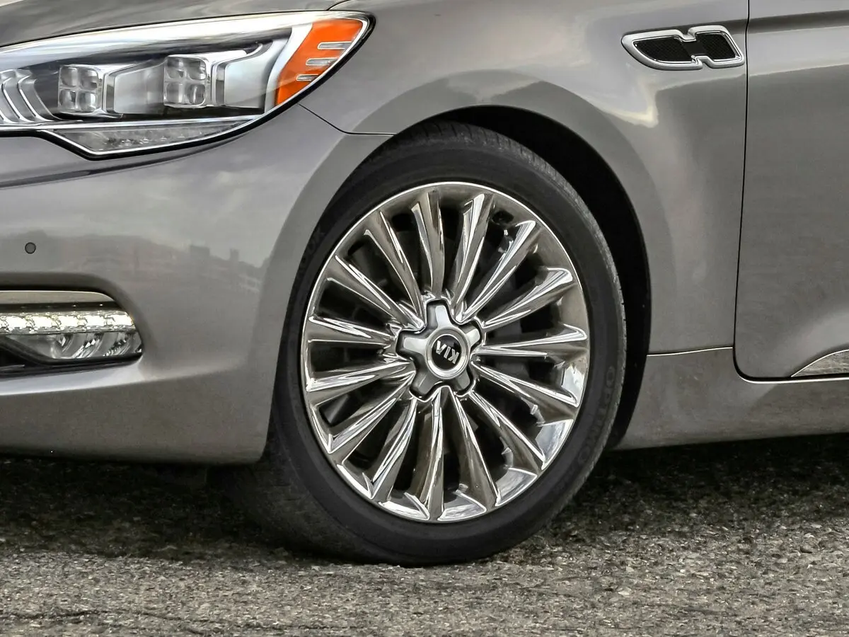 Kia K900 I Седан — photo 14