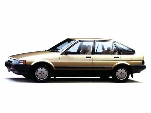 Toyota Sprinter V (E80) Хэтчбек 5 дв.