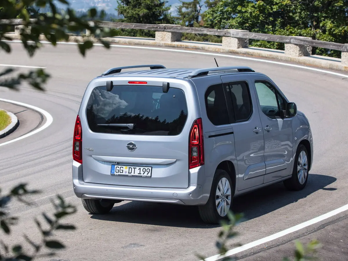 Opel Combo E Компактвэн — сүрөт 4