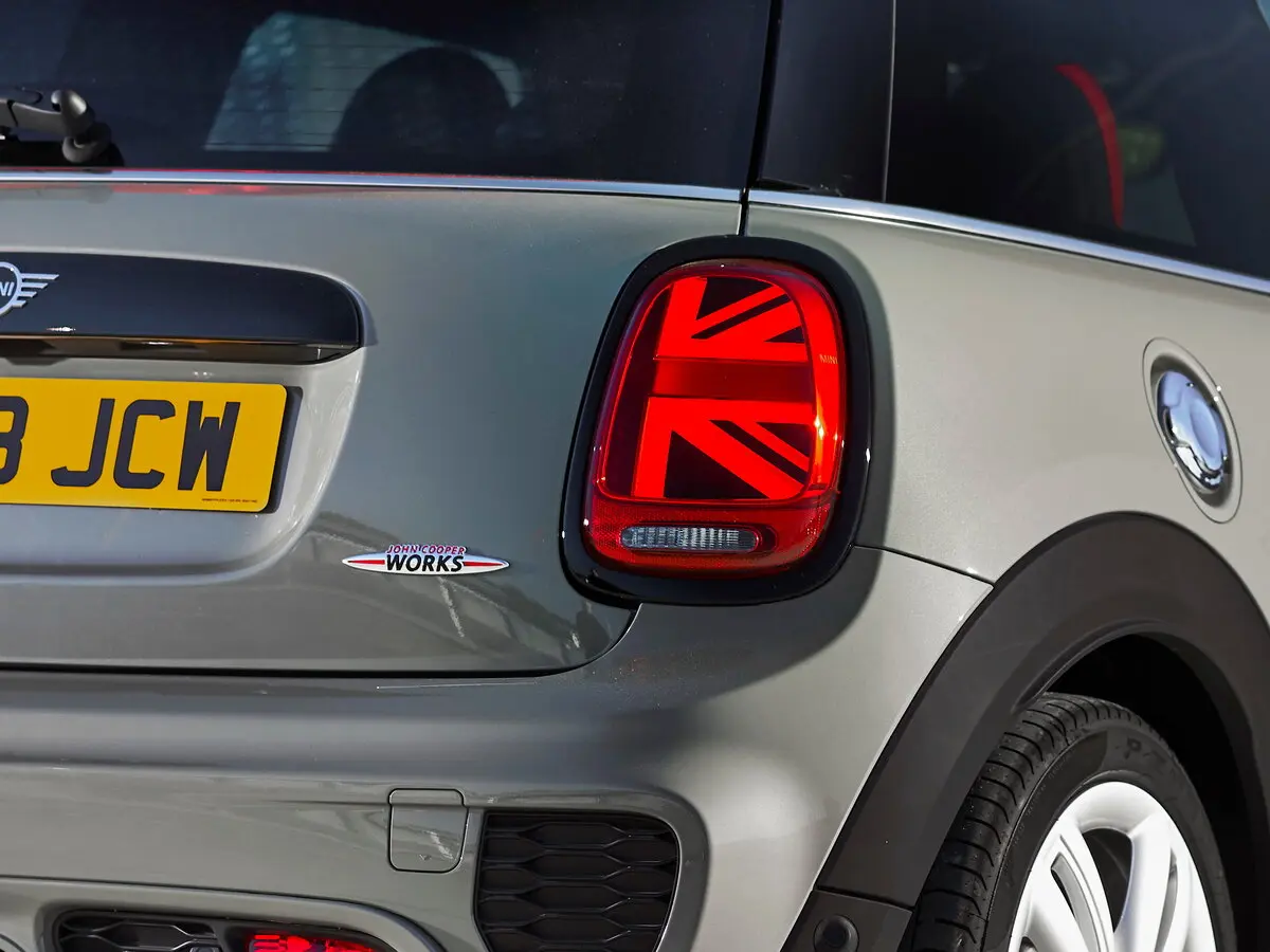 Mini Hatch III (F55/F56) Рестайлинг Хэтчбек 3 дв. JCW — фото 6