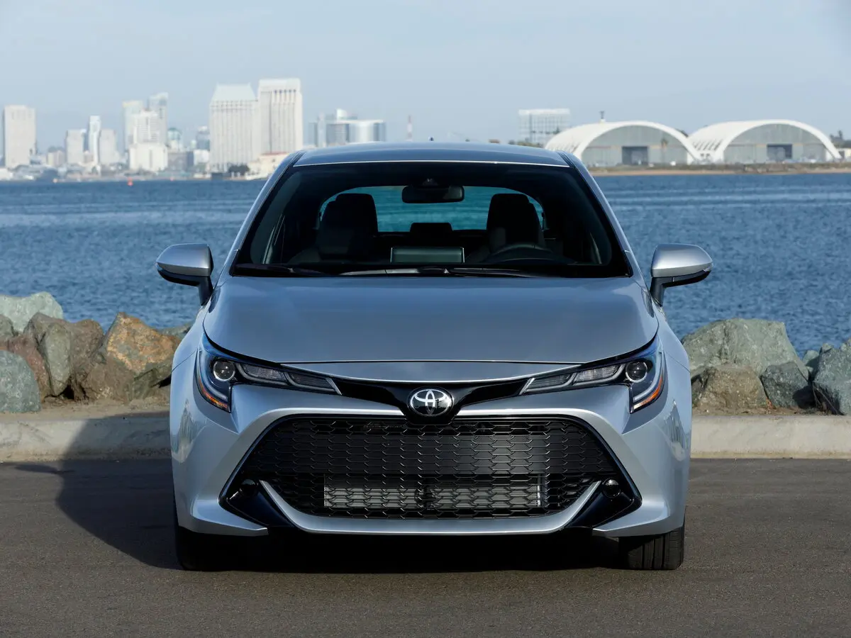 Toyota Corolla XII (E210) Хэтчбек 5 дв. — фото 3