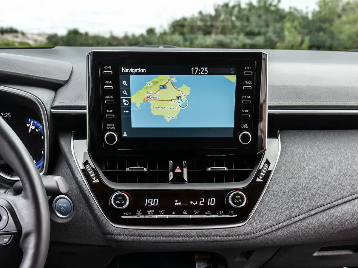 Toyota Corolla XII (E210) Седан — фото 19