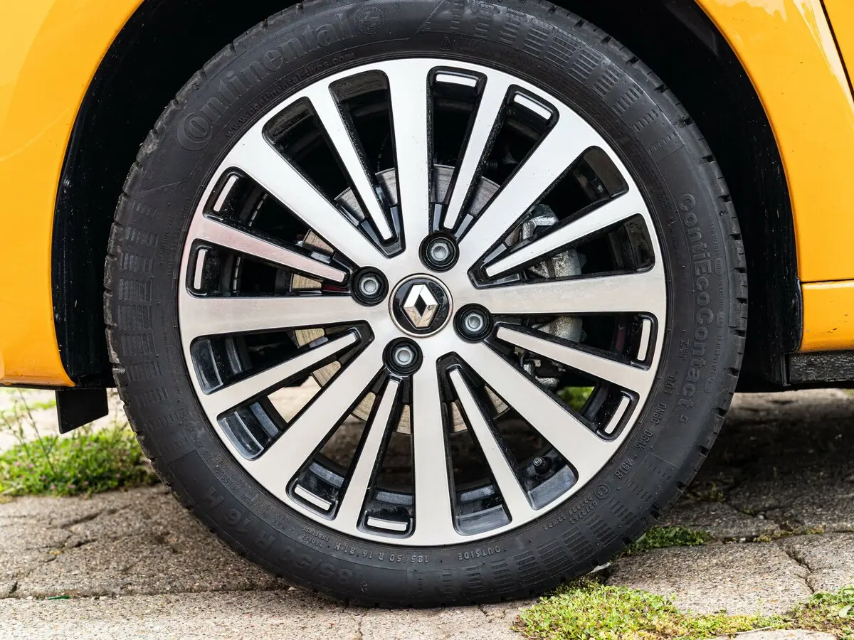 Renault Twingo III Рестайлинг Хэтчбек 5 дв. — сүрөт 14