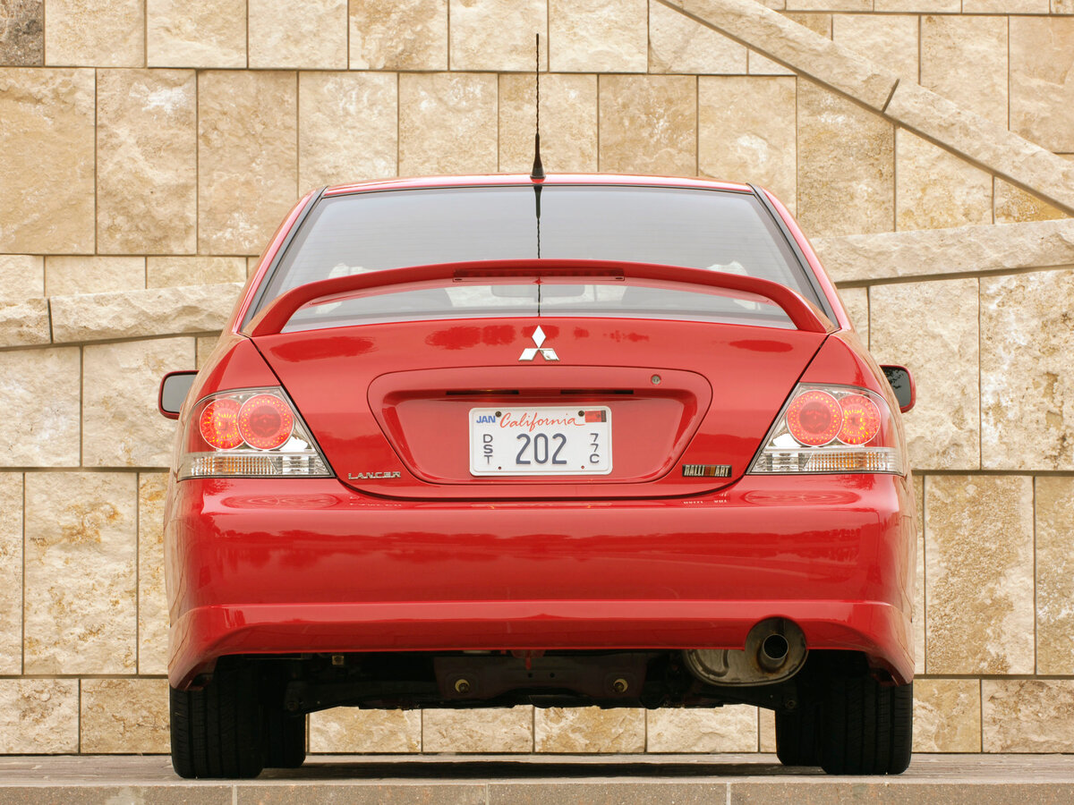 Mitsubishi Lancer Ralliart IX Рестайлинг Седан — фото 4