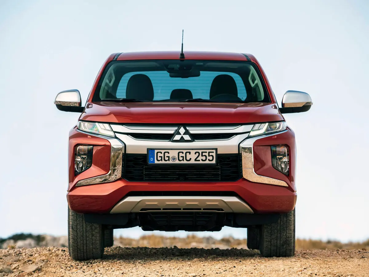 Mitsubishi L200 V Рестайлинг Пикап Двойная кабина — сүрөт 3