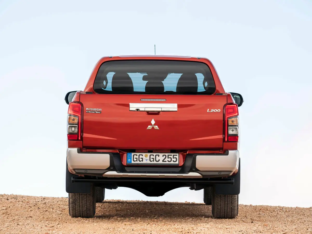 Mitsubishi L200 V Рестайлинг Пикап Двойная кабина — сүрөт 4