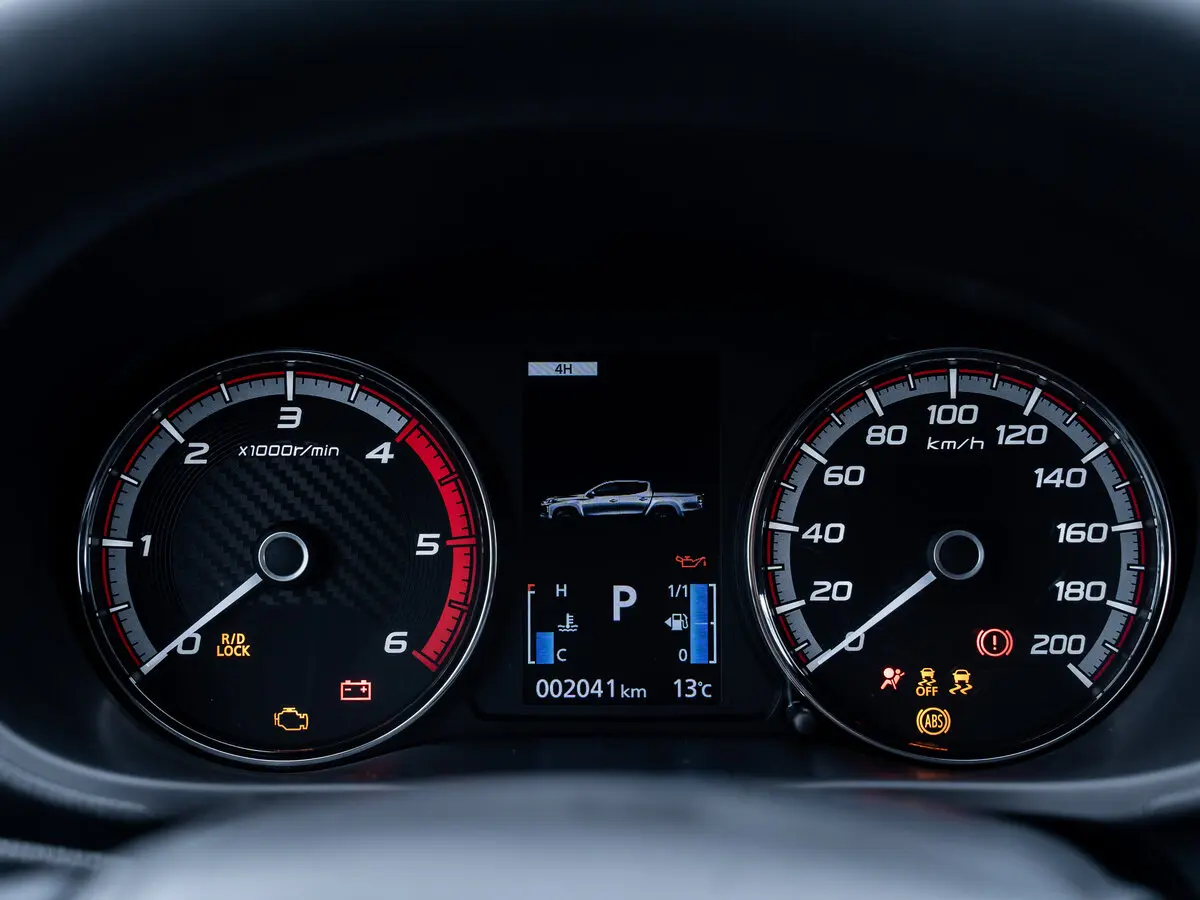 Mitsubishi L200 V Рестайлинг Пикап Двойная кабина — сүрөт 9