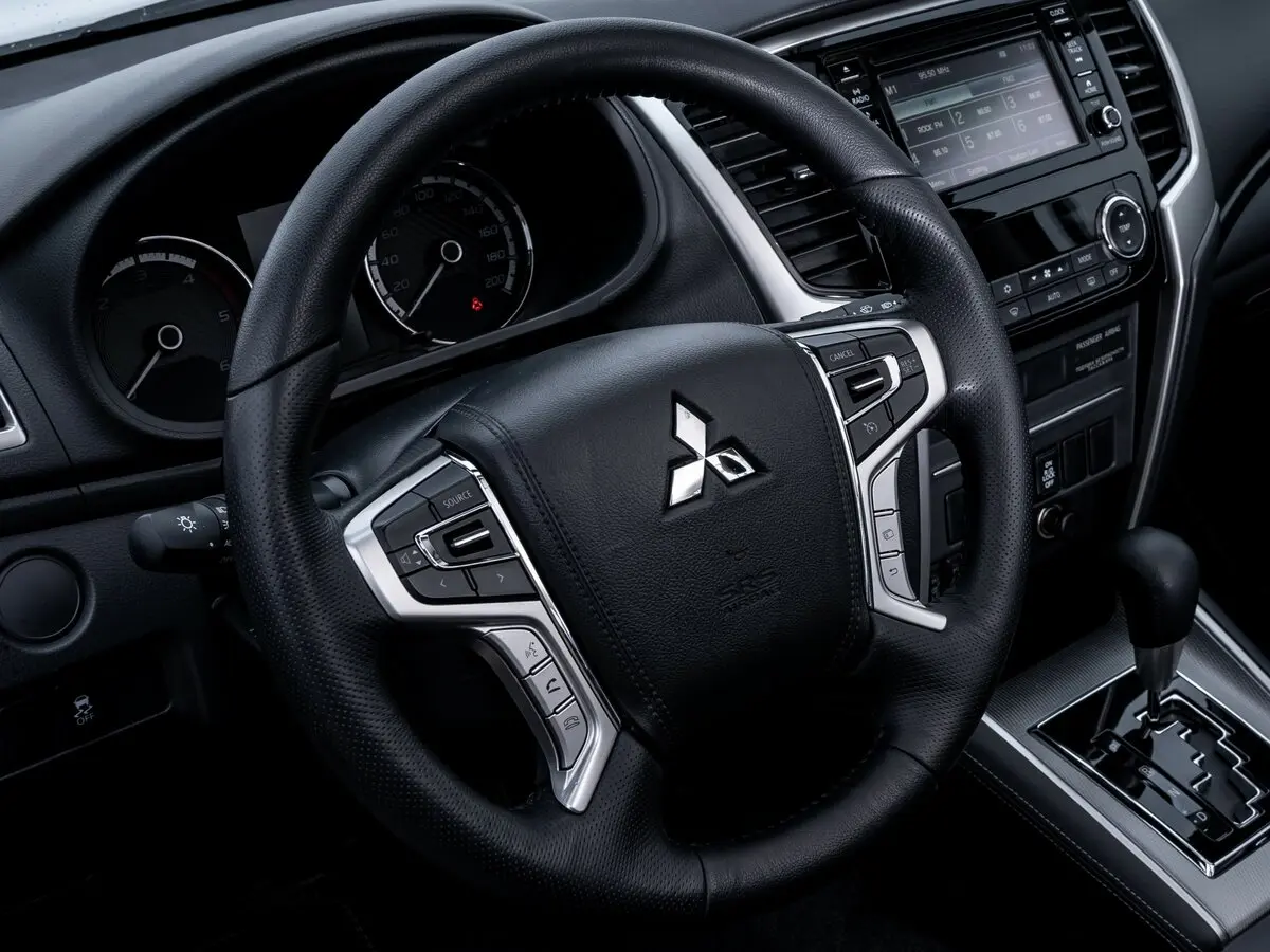 Mitsubishi L200 V Рестайлинг Пикап Двойная кабина — сүрөт 10