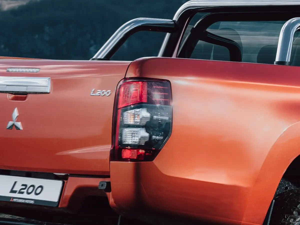 Mitsubishi L200 V Рестайлинг Пикап Двойная кабина — сүрөт 15