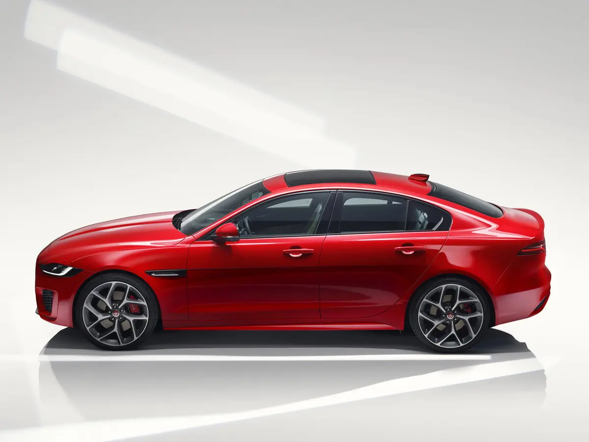 Jaguar XE I Рестайлинг Седан — сүрөт 2