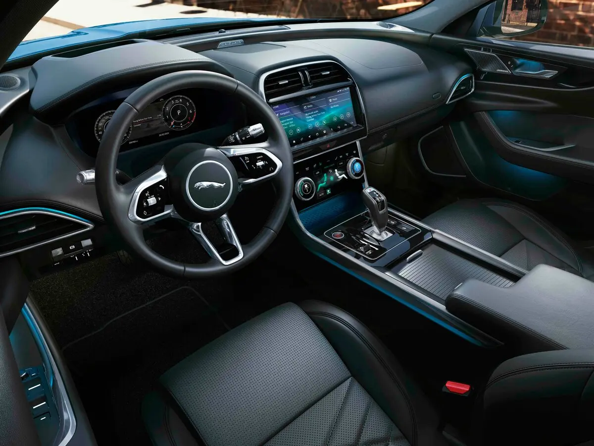 Jaguar XE I Рестайлинг Седан — сүрөт 8