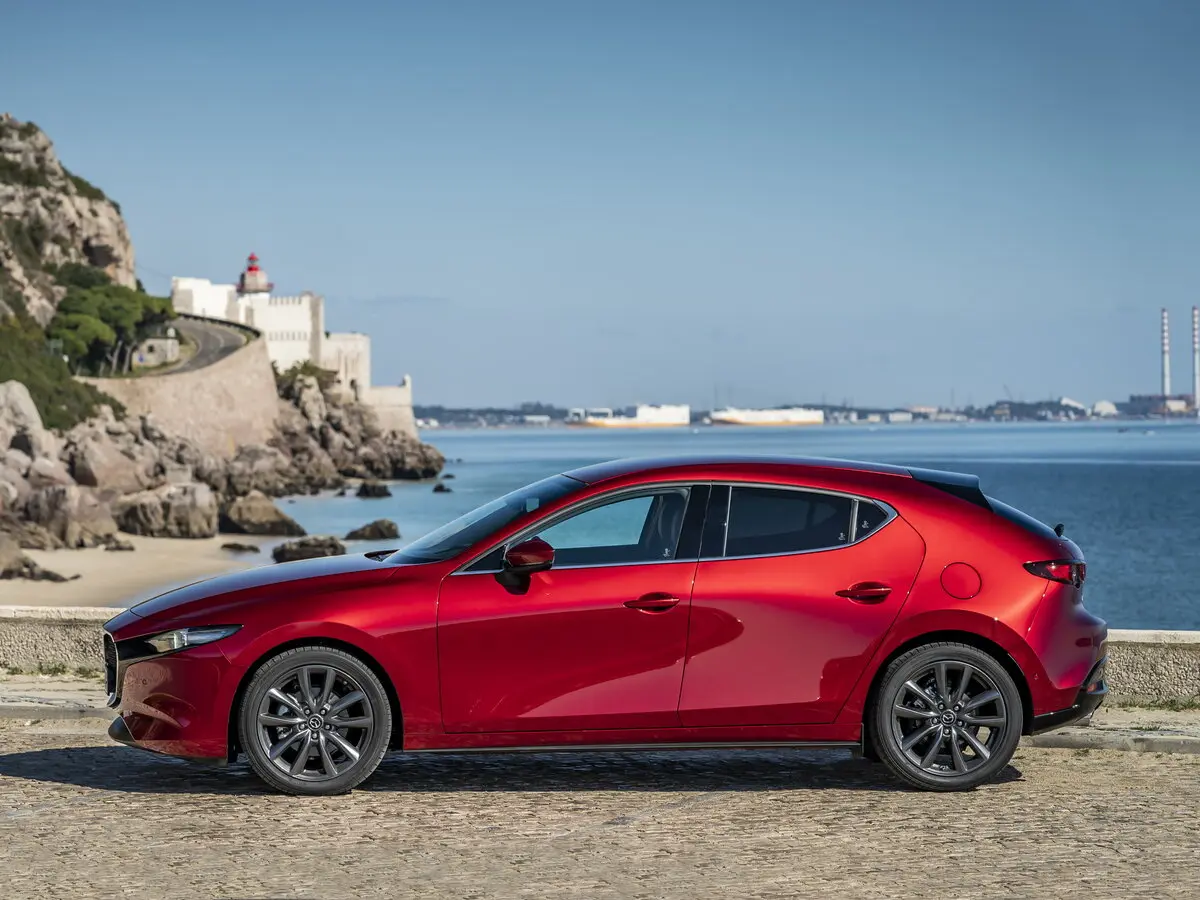 Mazda 3 IV (BP) Хэтчбек 5 дв. — фото 2