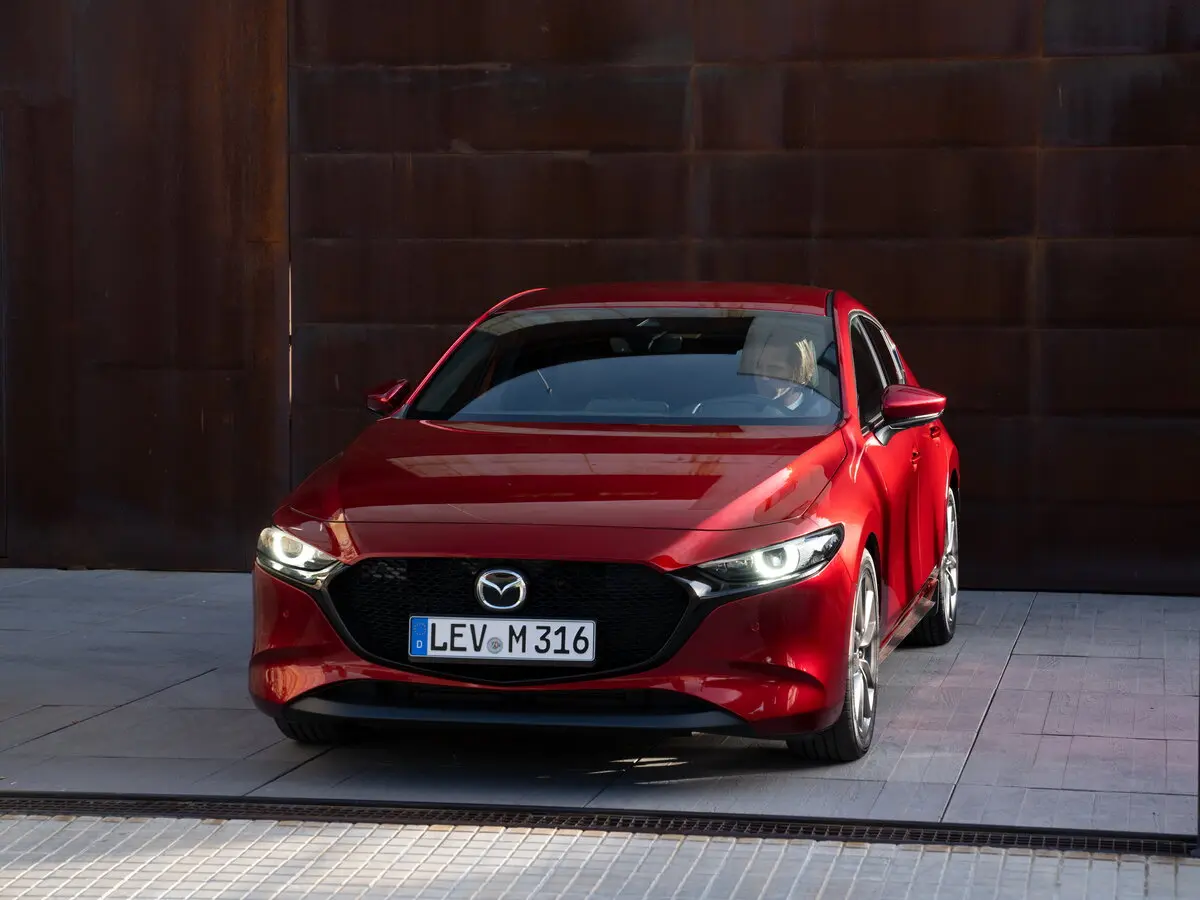 Mazda 3 IV (BP) Хэтчбек 5 дв. — фото 3