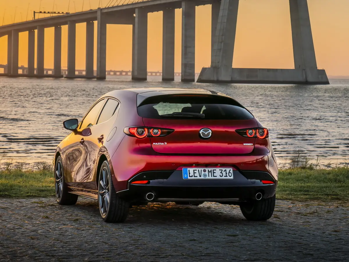 Mazda 3 IV (BP) Хэтчбек 5 дв. — фото 4
