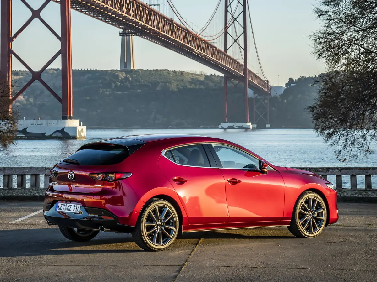 Mazda 3 IV (BP) Хэтчбек 5 дв. — фото 5
