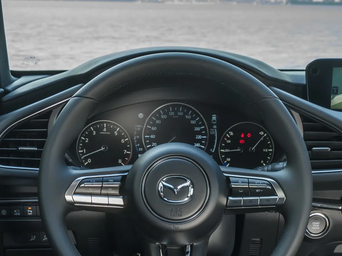 Mazda 3 IV (BP) Хэтчбек 5 дв. — фото 9