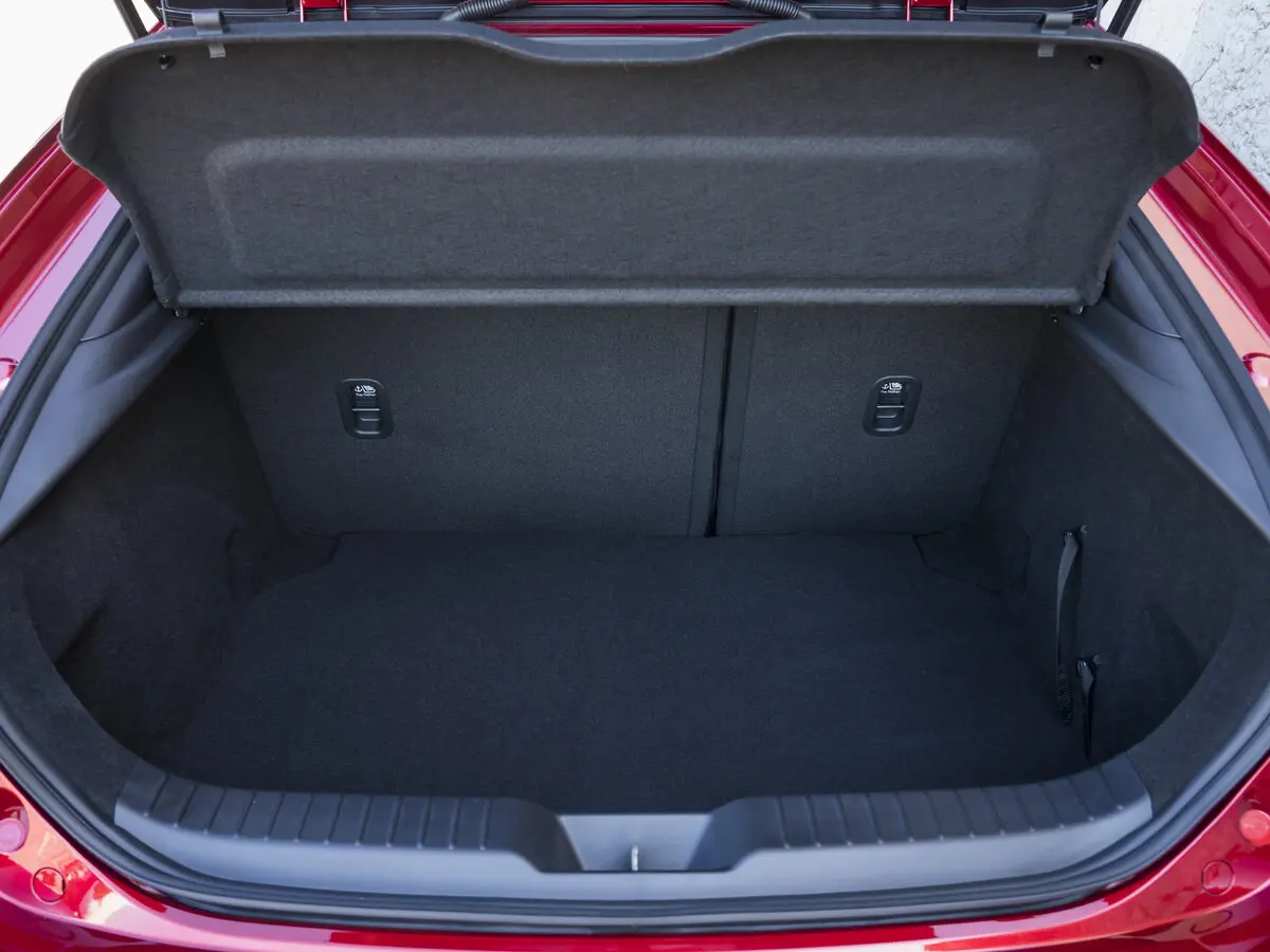 Mazda 3 IV (BP) Хэтчбек 5 дв. — фото 13