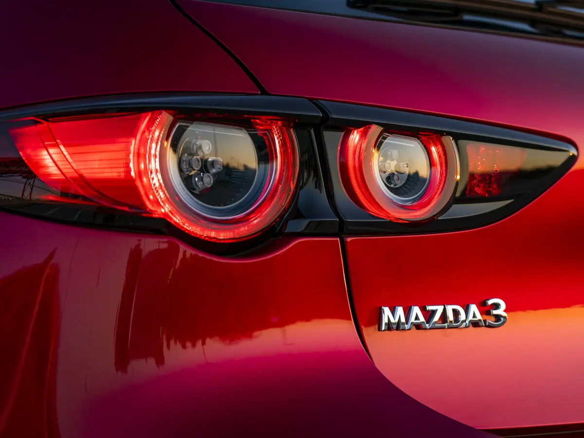 Mazda 3 IV (BP) Хэтчбек 5 дв. — фото 15