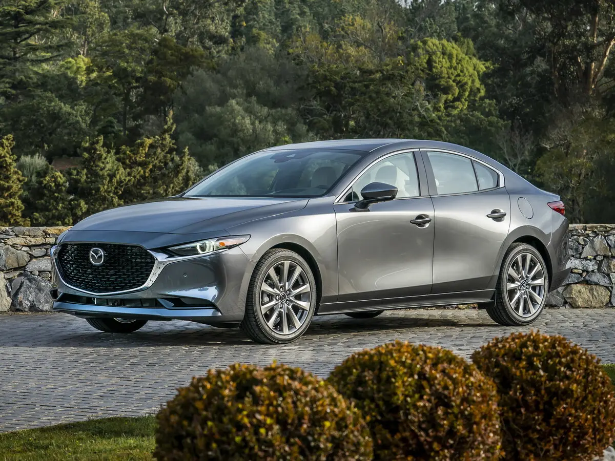 Mazda 3 IV (BP) Седан