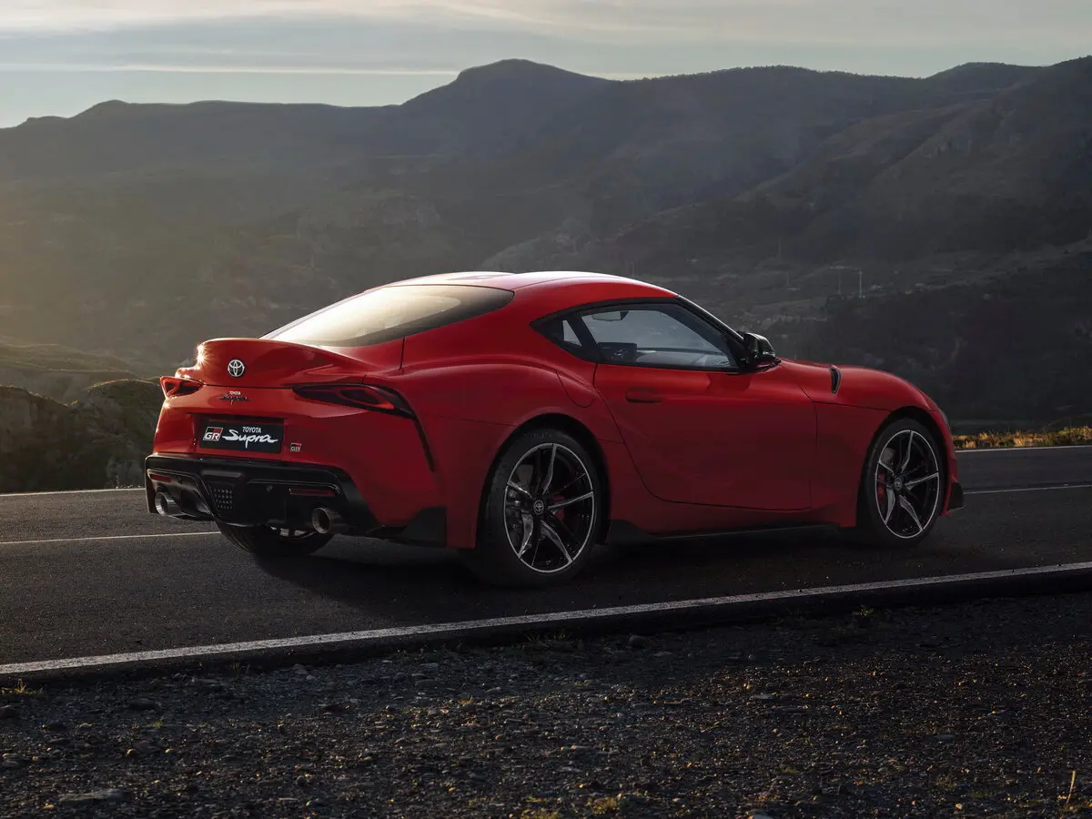 Toyota Supra V (A90) Купе — сүрөт 5
