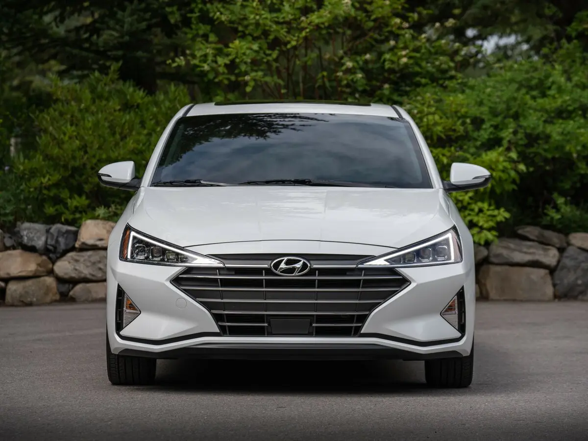 Hyundai Elantra VI (AD) Рестайлинг Седан — сүрөт 3