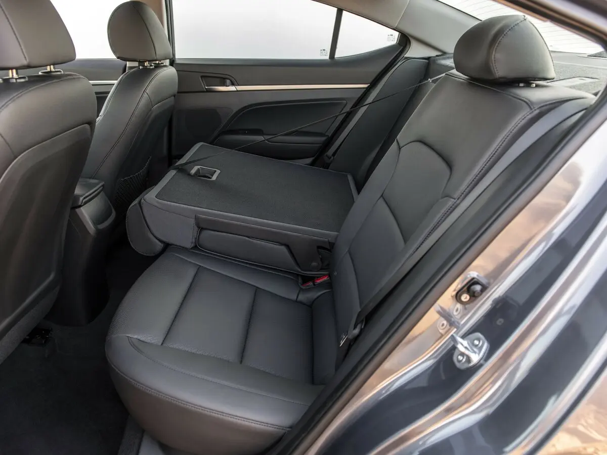 Hyundai Elantra VI (AD) Рестайлинг Седан — сүрөт 7