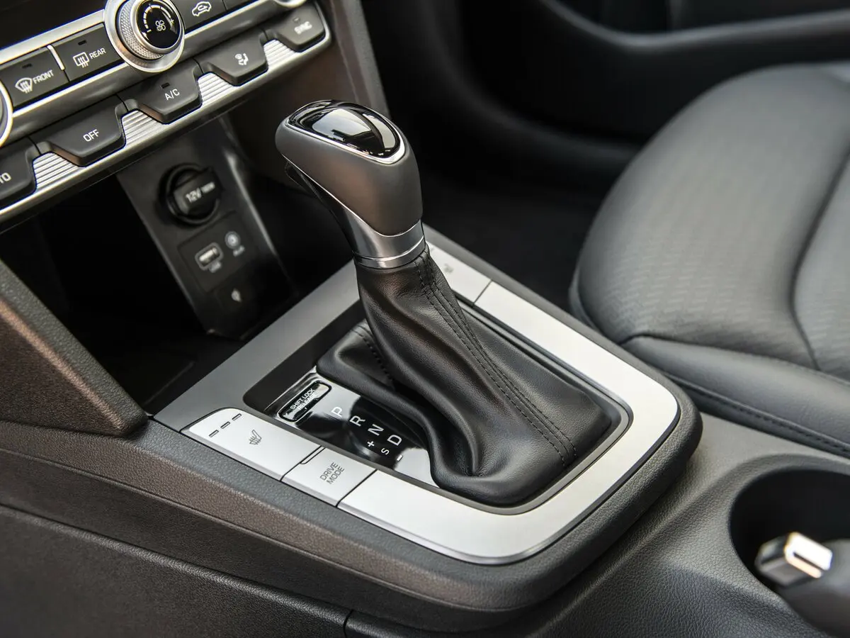Hyundai Elantra VI (AD) Рестайлинг Седан — сүрөт 8