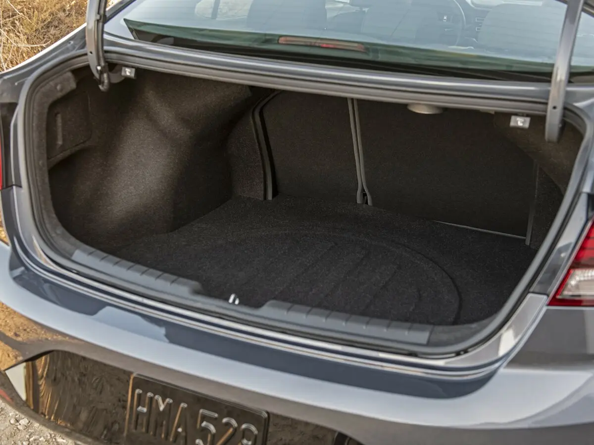 Hyundai Elantra VI (AD) Рестайлинг Седан — сүрөт 9