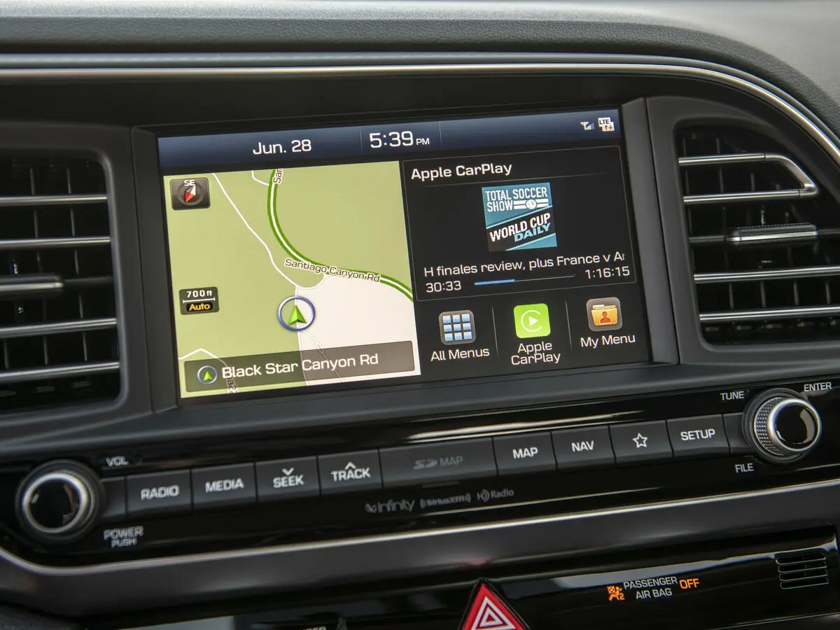 Hyundai Elantra VI (AD) Рестайлинг Седан — сүрөт 13