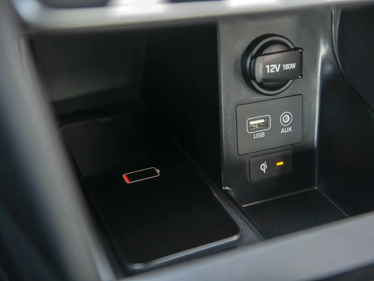 Hyundai Elantra VI (AD) Рестайлинг Седан — сүрөт 14