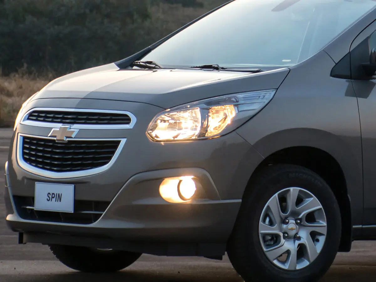 Chevrolet Spin I Минивэн — photo 10