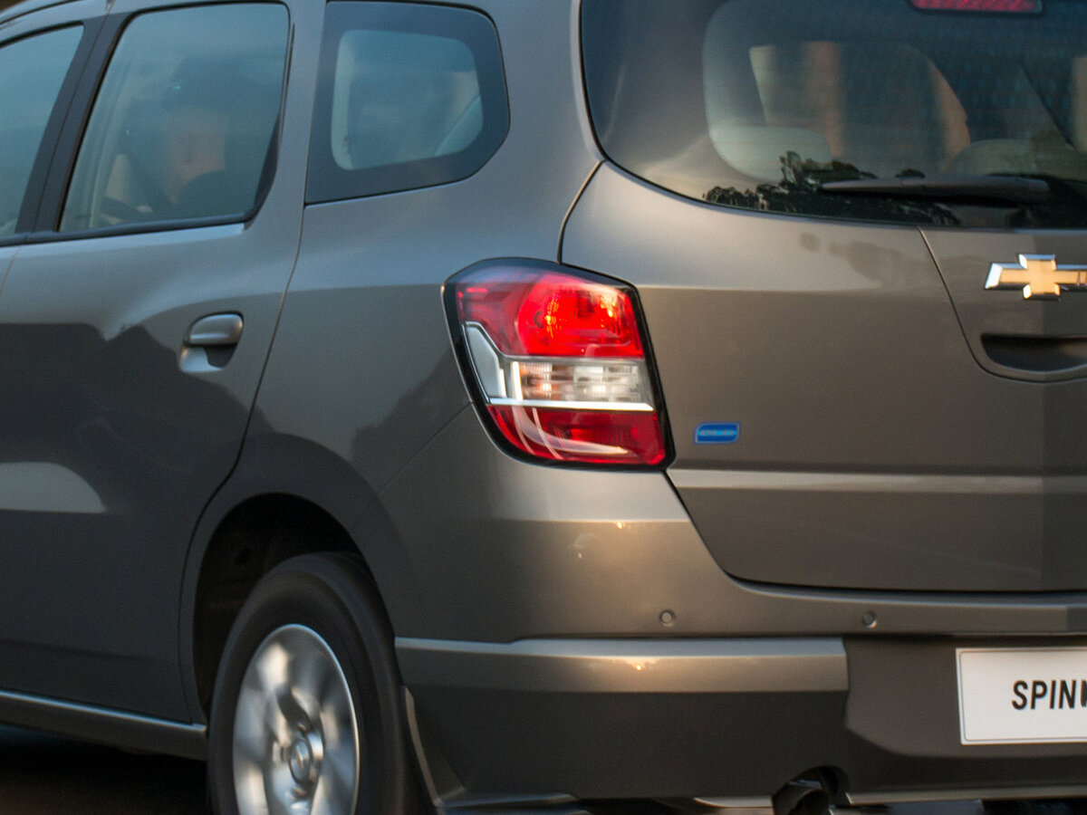 Chevrolet Spin I Минивэн — фото 11