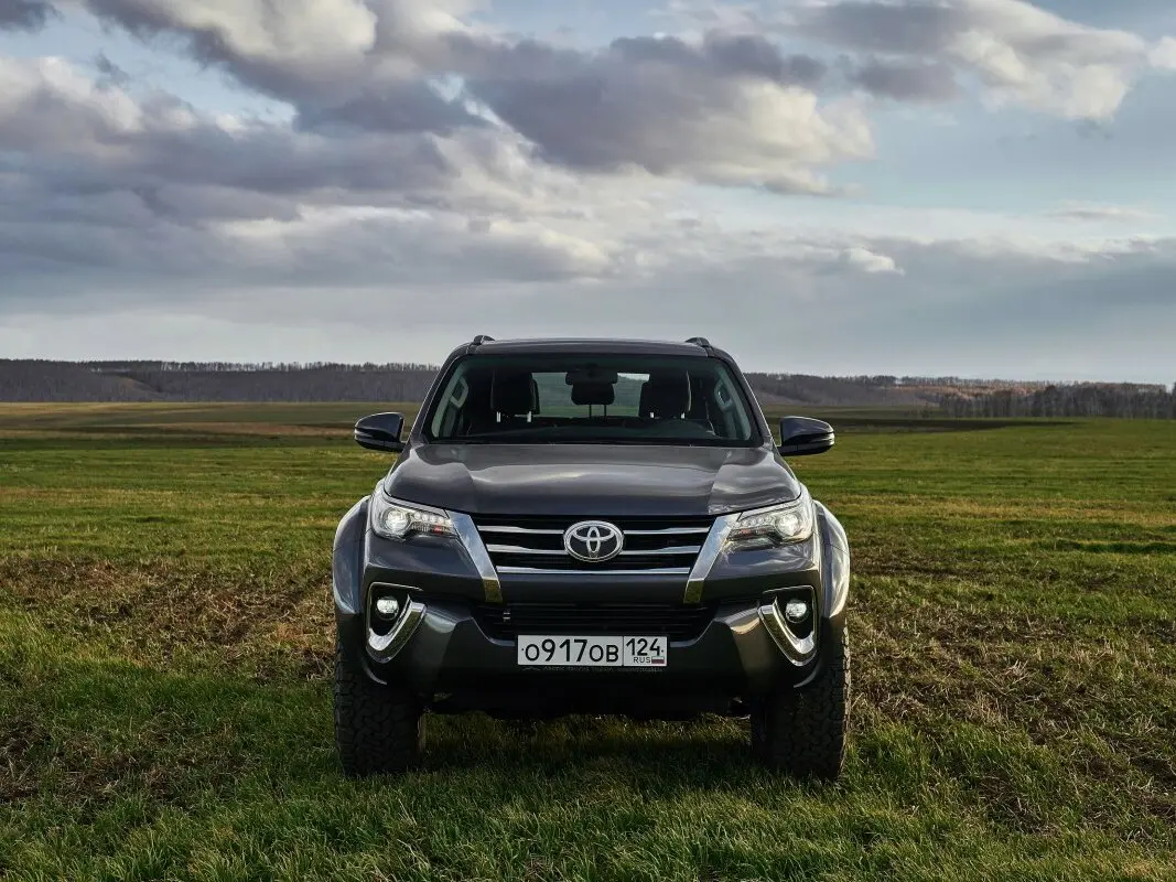 Toyota Fortuner II Внедорожник 5 дв. Arctic Trucks — фото 3