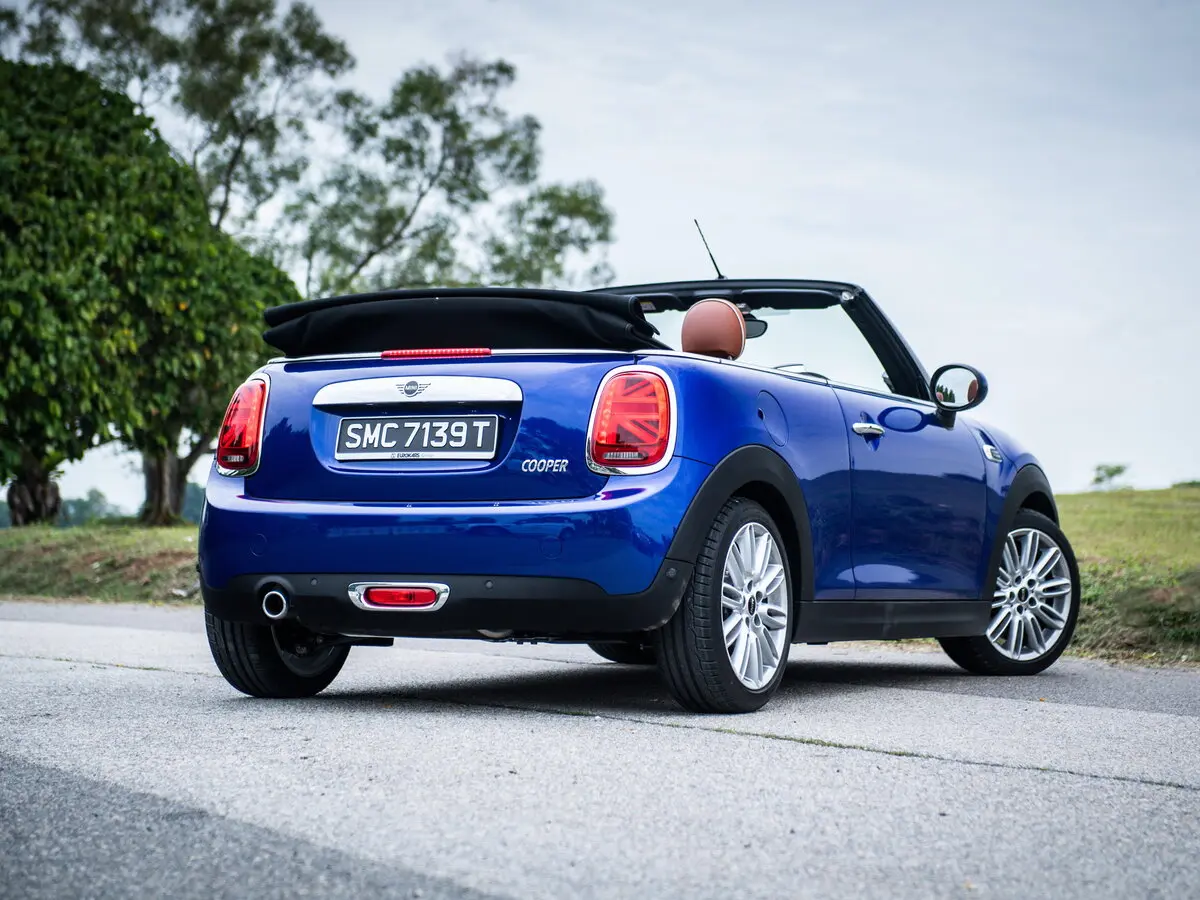 Mini Cabrio III Рестайлинг Кабриолет — photo 3