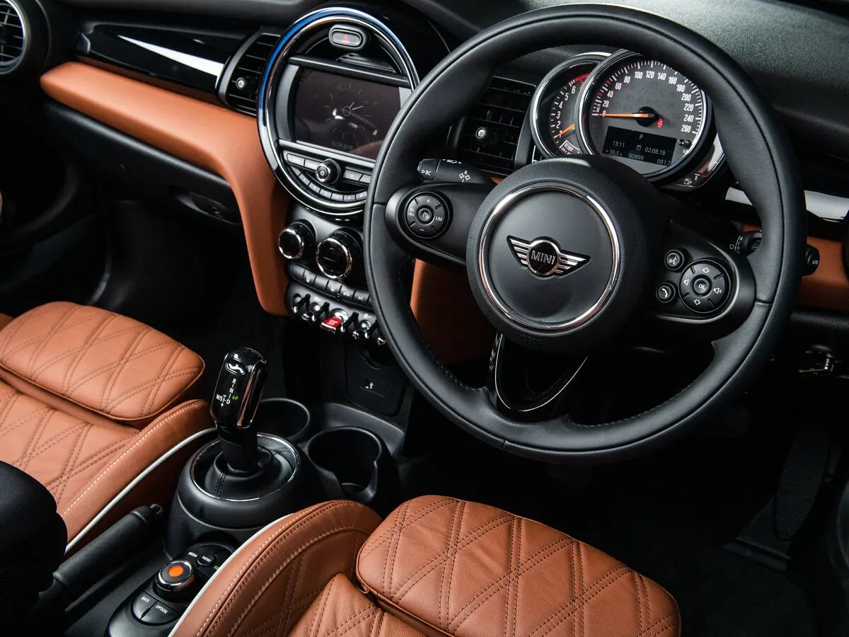 Mini Cabrio III Рестайлинг Кабриолет — photo 5