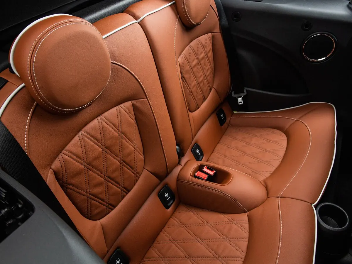 Mini Cabrio III Рестайлинг Кабриолет — photo 6