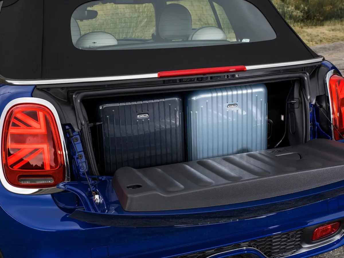 Mini Cabrio III Рестайлинг Кабриолет — photo 8