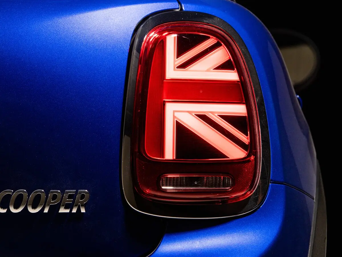 Mini Cabrio III Рестайлинг Кабриолет — photo 9