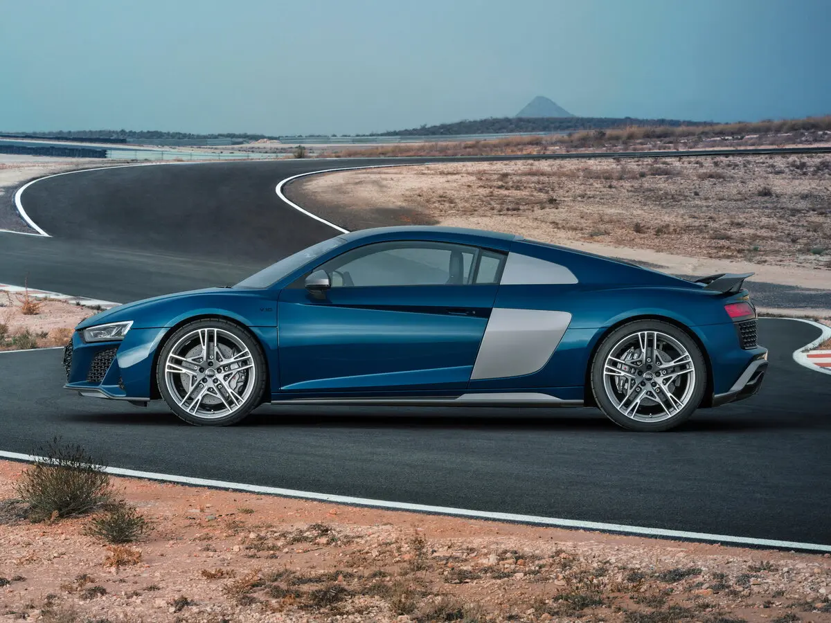 Audi R8 II (4S) Рестайлинг Купе — сүрөт 2