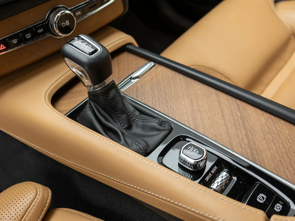 Volvo XC90 II Рестайлинг 1 Внедорожник 5 дв. — сүрөт 32