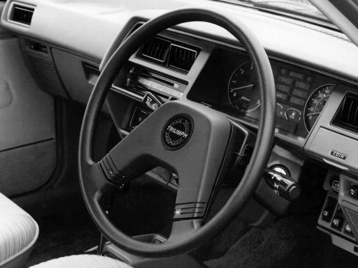 Triumph Acclaim 1981 – 1984 Седан — photo 6