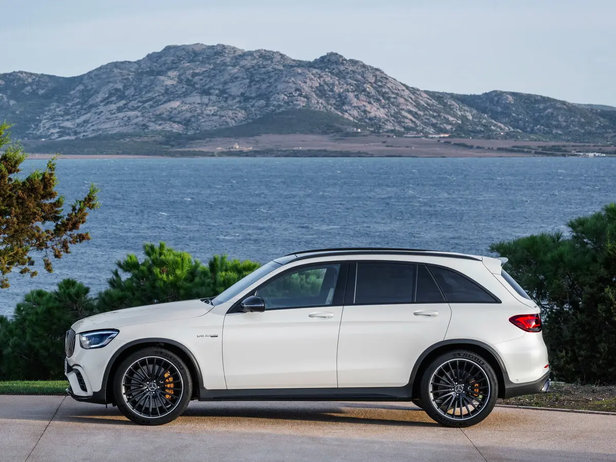 Mercedes-Benz GLC AMG I (X253) Рестайлинг Внедорожник 5 дв. — 照片 2
