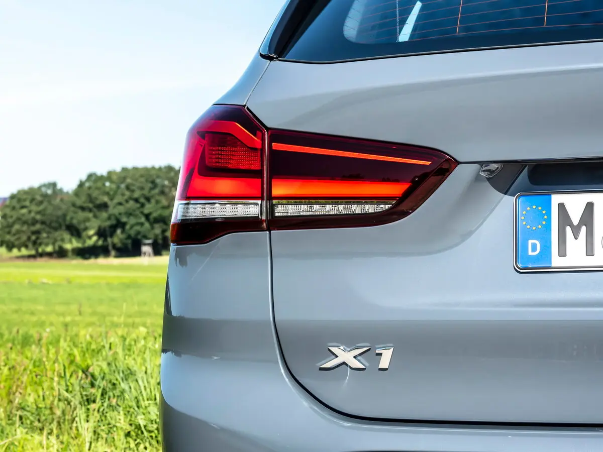 BMW X1 II (F48) Рестайлинг Внедорожник 5 дв. — сүрөт 16