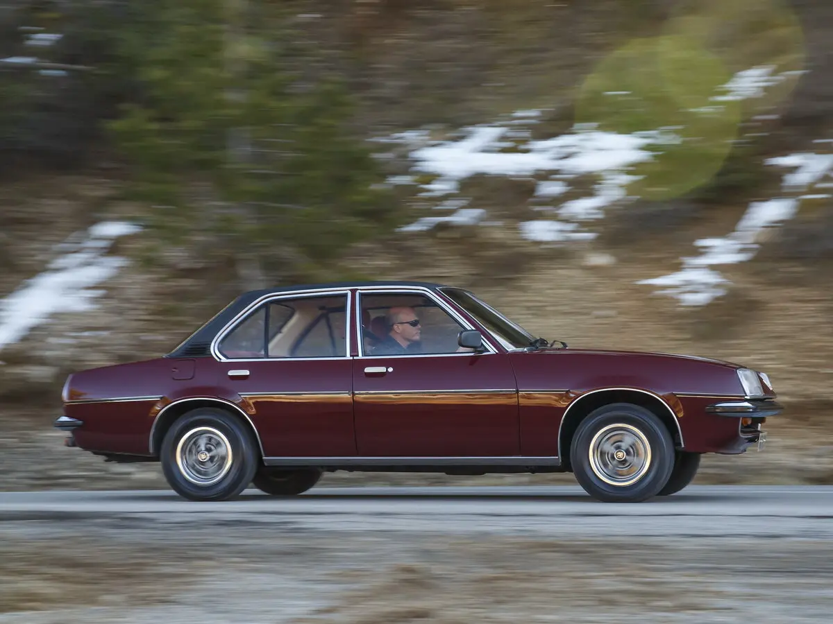 Vauxhall Cavalier I Седан — photo 2
