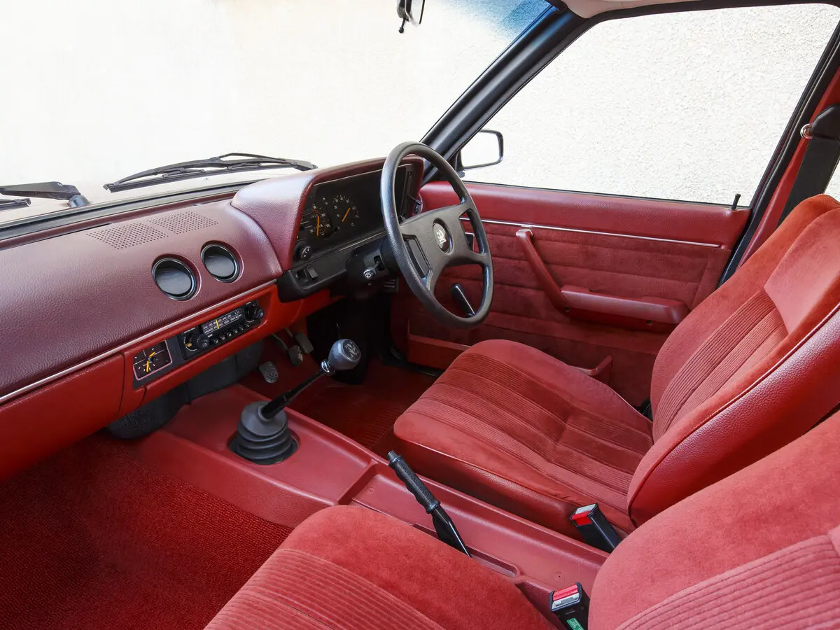 Vauxhall Cavalier I Седан — photo 7